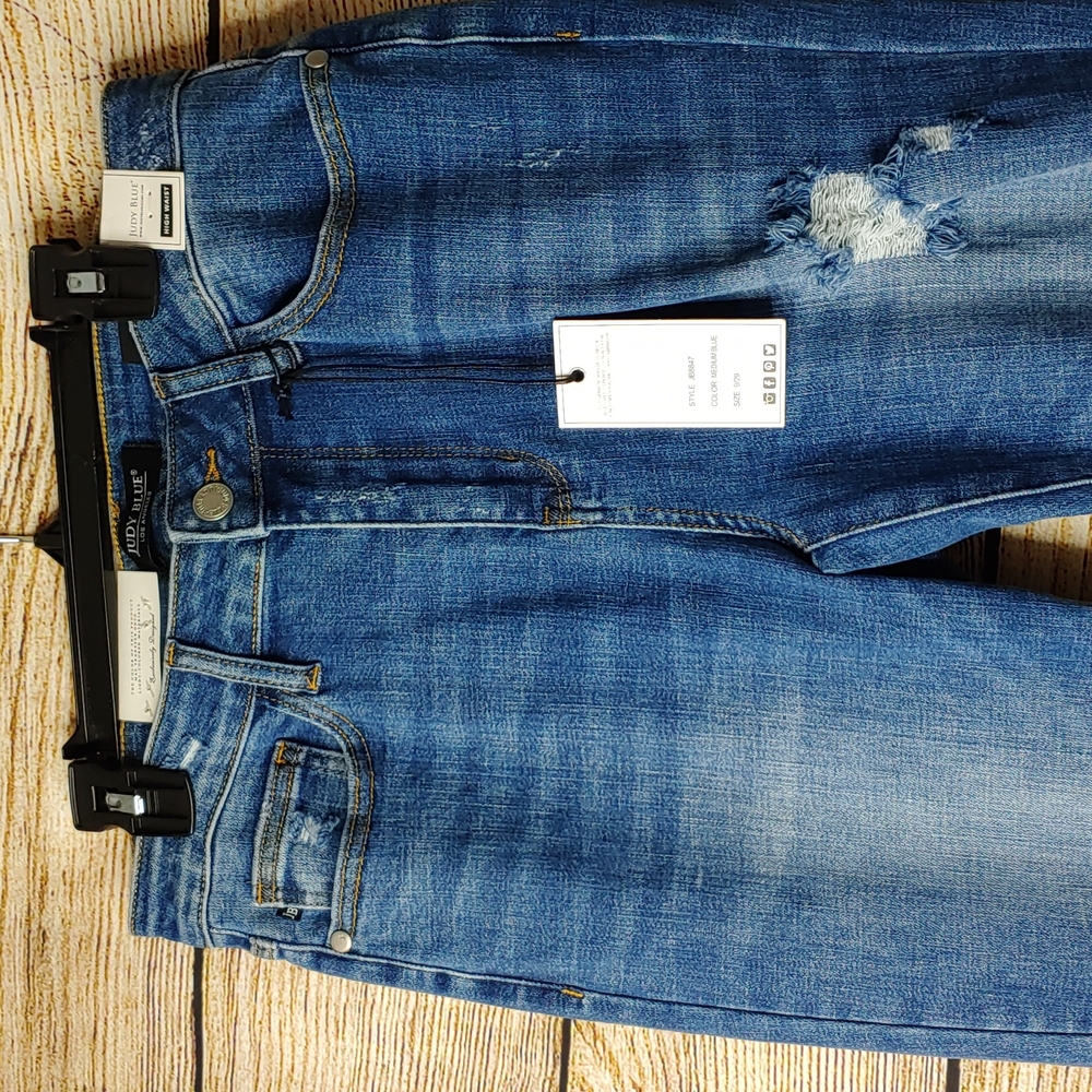 Judy Blue Jeans - Picture 4 of 6